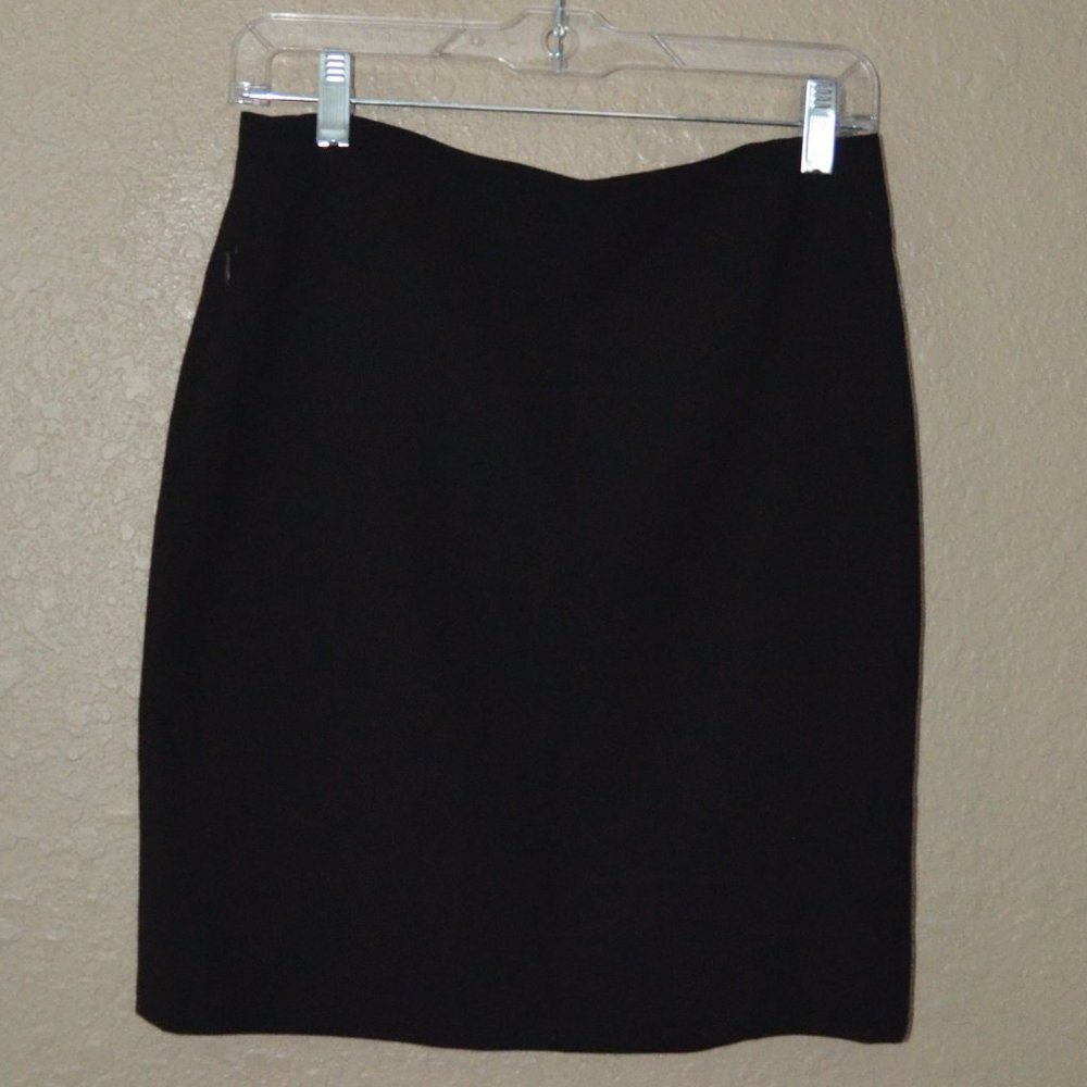Sz 4 Akris Black Wool Lined Above the Knee Skirt